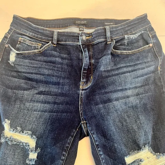 Judy Blue Dark Blue Distressed Jeans - Picture 3 of 6